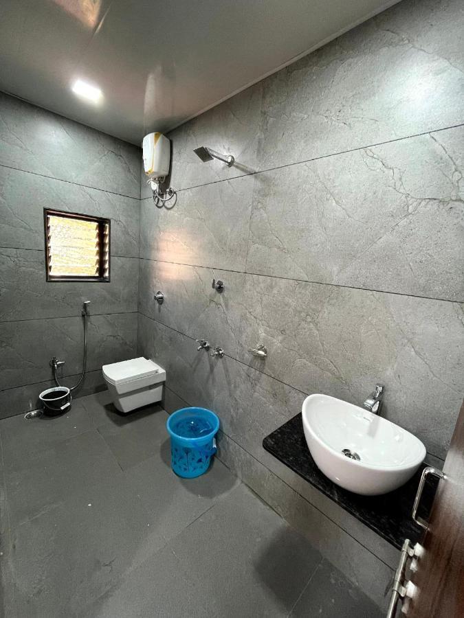 Gayatri Homestay Ratnagiri Bagian luar foto