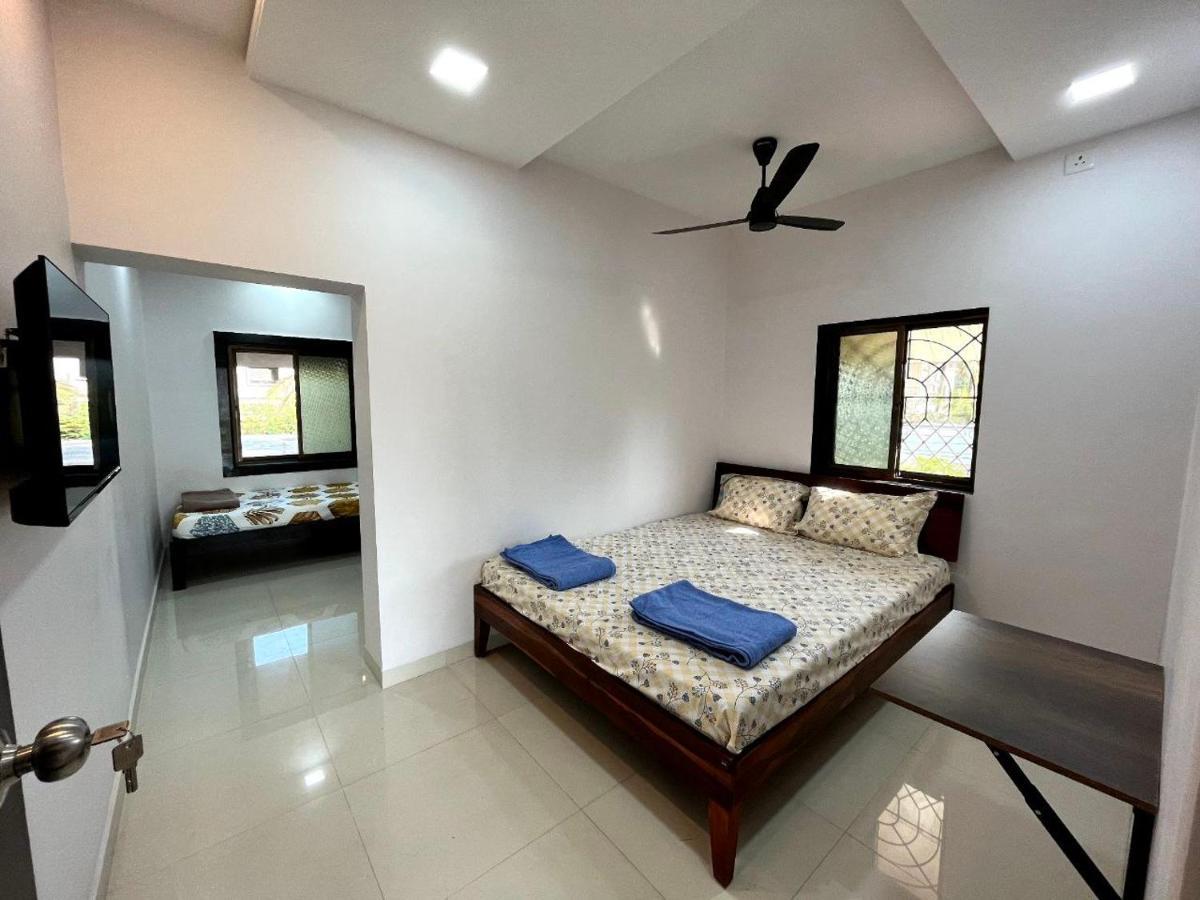 Gayatri Homestay Ratnagiri Bagian luar foto