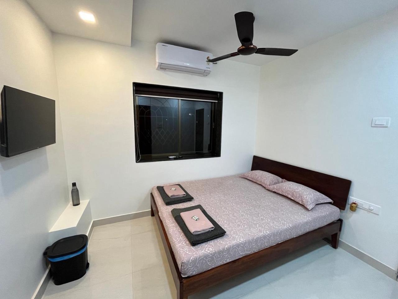 Gayatri Homestay Ratnagiri Bagian luar foto