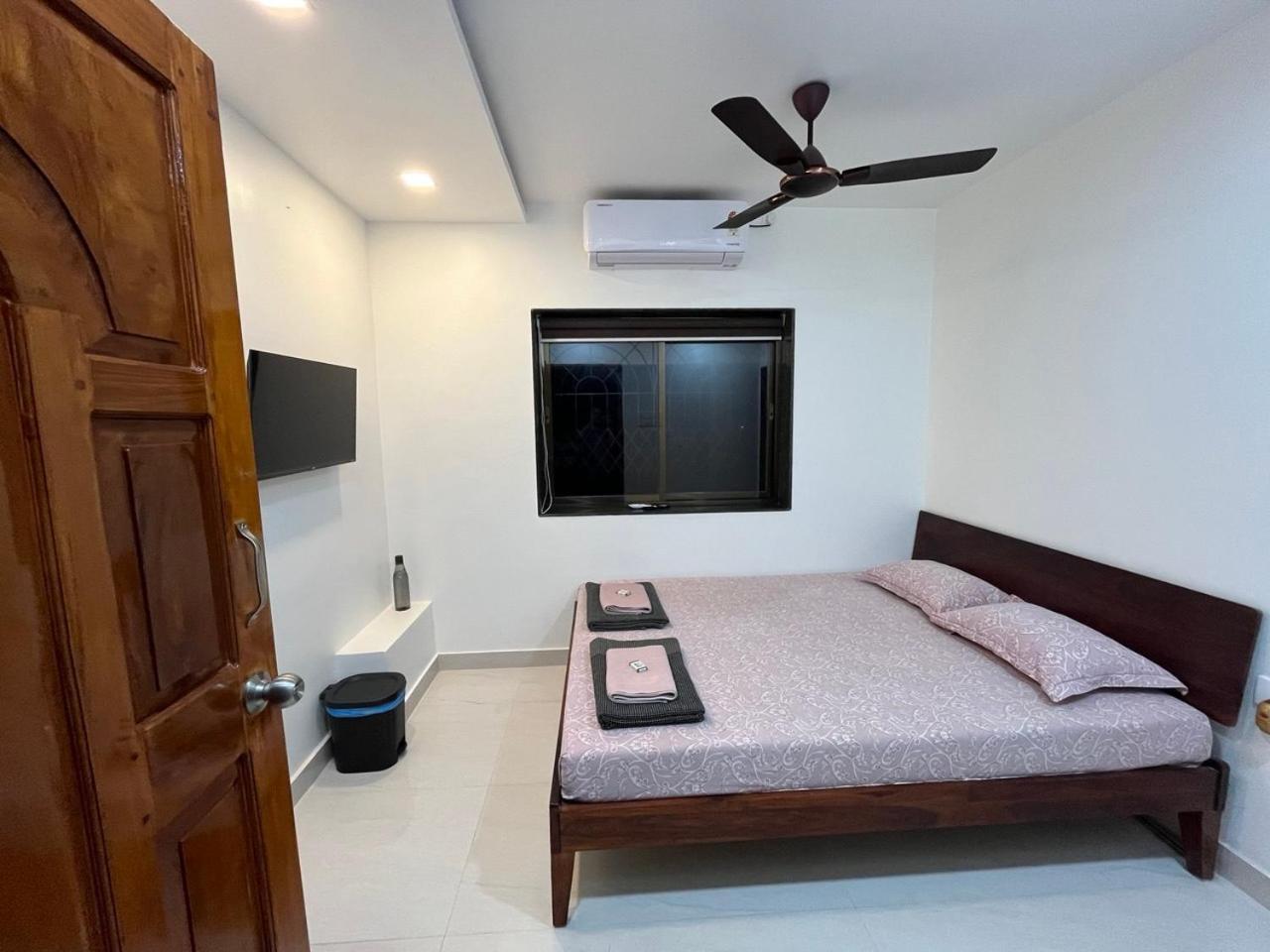 Gayatri Homestay Ratnagiri Bagian luar foto